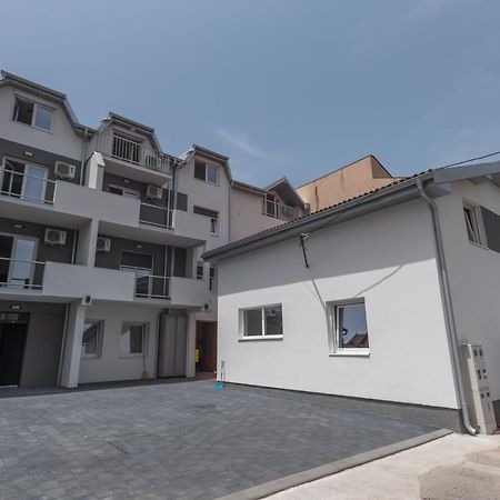 Apartmani Centar Лозница Екстериор снимка