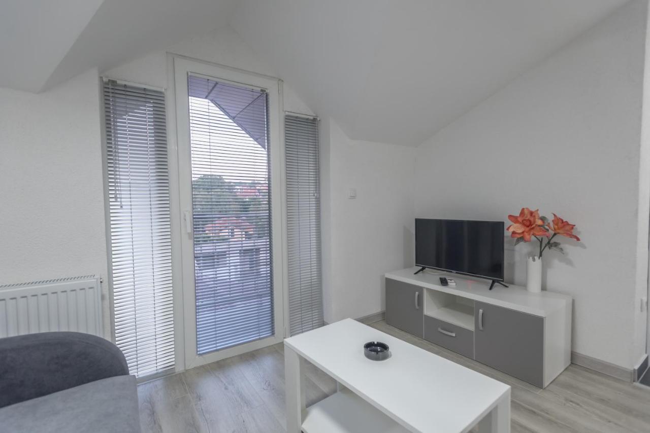Apartmani Centar Лозница Екстериор снимка