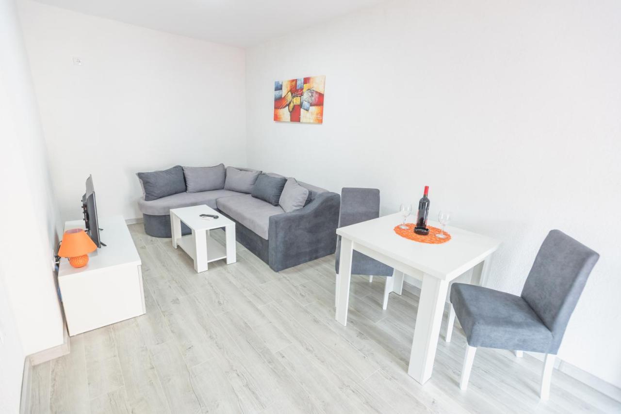 Apartmani Centar Лозница Екстериор снимка