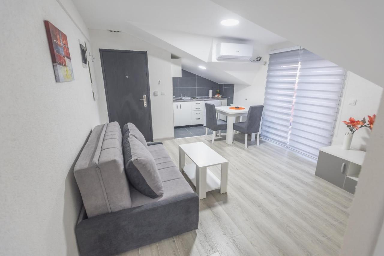 Apartmani Centar Лозница Екстериор снимка